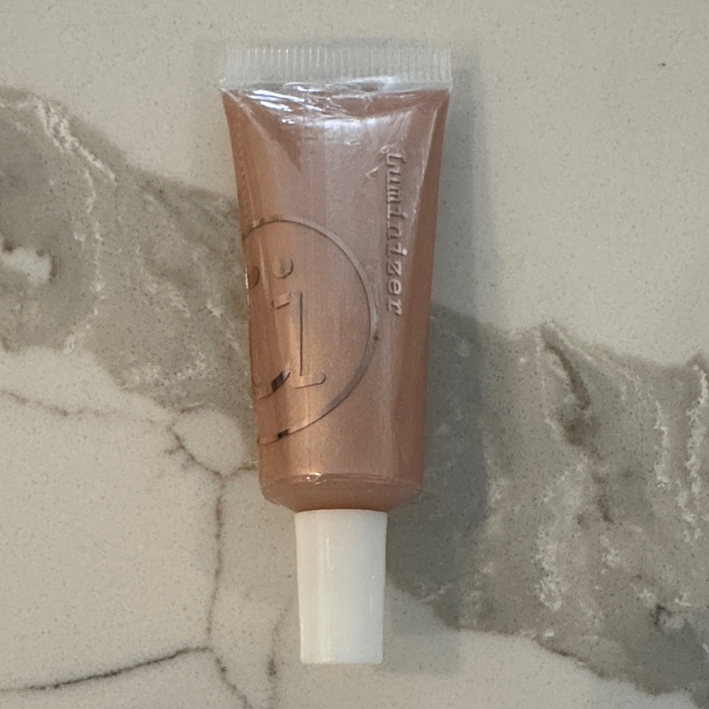 🌸5/$25🌸 M2U NYC luminizer in futurity